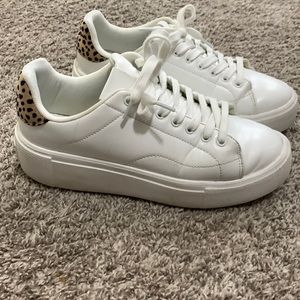 White sneakers with animal print back